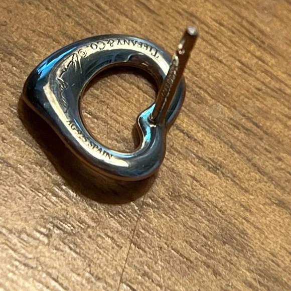 Tiffany & Co. Elsa Peretti Silver Heart Earrings - Picture 10 of 15